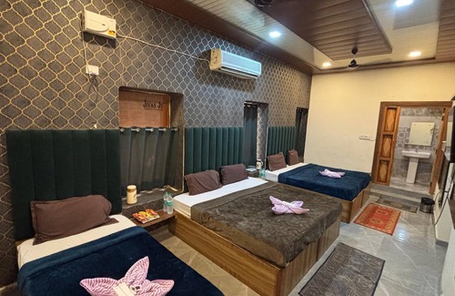 Haridwar Hotel | hotel dubey heritage best budget friendly delux hotel at haridwar