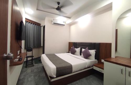 Ahmedabad Hotel | Hotel Earth Inn, Subhash Bridge, RTO Circle, Ahmedabad