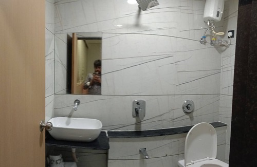 Gandhinagar Hotel | Hotel Earth Orbit