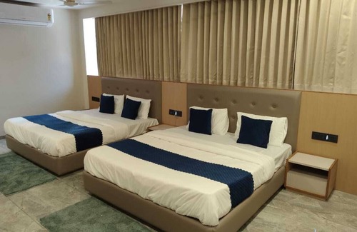 Gandhinagar Hotel | Hotel Earth Orbit