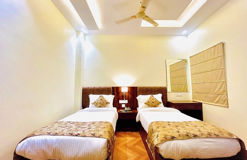 Charbagh Hotel | HOTEL EKAS