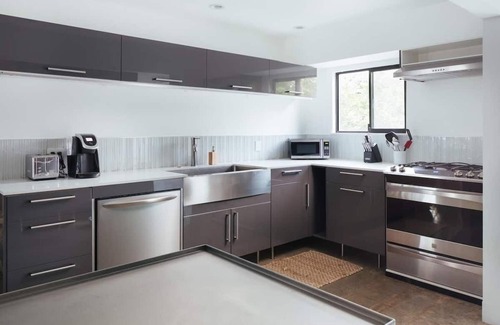 Warm Sands Hotel | Hotel El Cid by AvantStay – Mid-Century Charm with Poolside Cabanas