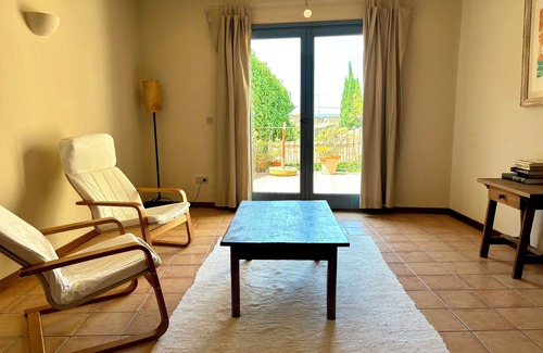 Ullastret Apartment | HOTEL EL FORT DúLLASTRET. Apartment 3: Two bedrooms with terrace.