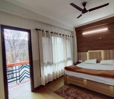 Shimla Hotel | Hotel five Hills