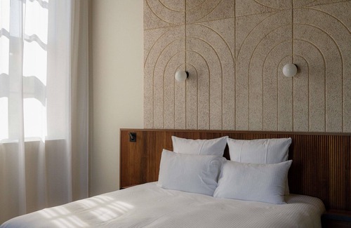 Griffon - Royale Hotel | Hotel Fort St Laurent Lyon - Handwritten Collection