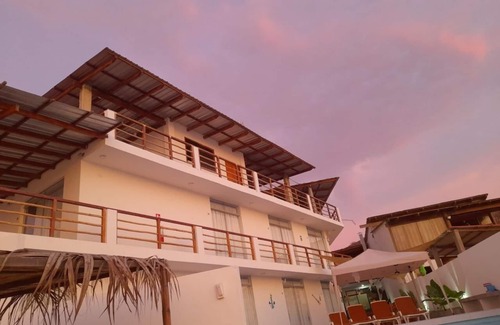 Punta Sal Hotel | Hotel Frente al mar Ideal Para Disfrutar del sol y Descansar, con Wifi y AC