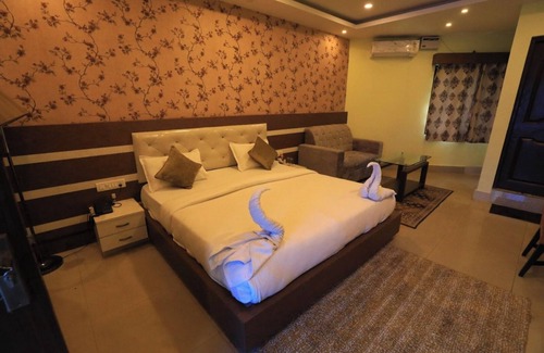 Rasulgarh Hotel | Hotel Garden Tree