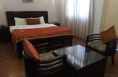 Amer Fort Road Hotel | Hotel Glitz Jaipur