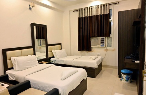 Charbagh Hotel | Hotel Golden Sky