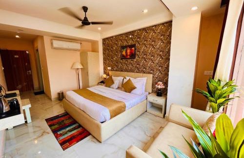 Katni Hotel | Hotel Golden Temple View by la Casa with Swimming Pool