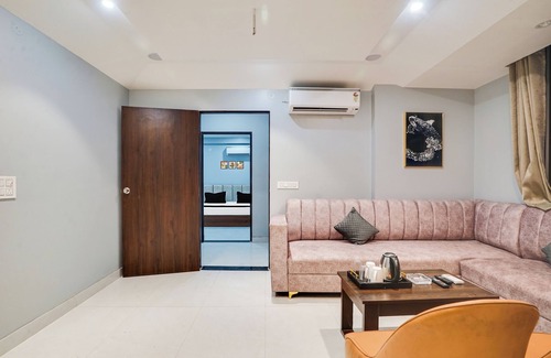 Jagatpura Hotel | Hotel Grand Aana Inn
