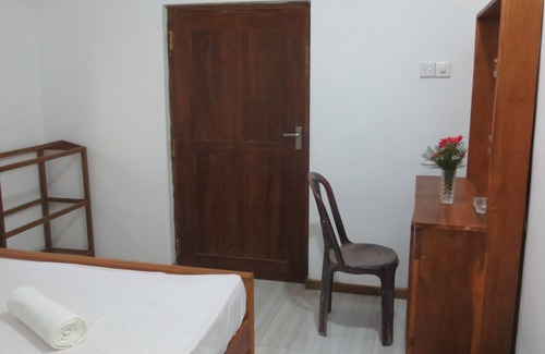 Weerawila Bed & Breakfast | Hotel Grand Halabana