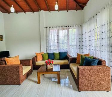 Katugastota Hotel | Hotel Grand Resto