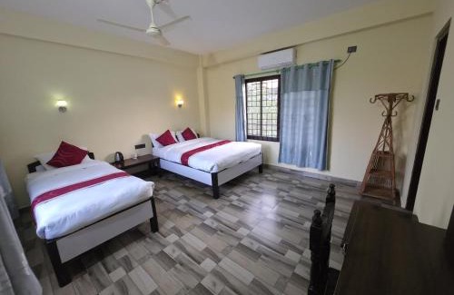 Sauraha Hotel | Hotel Happy Land