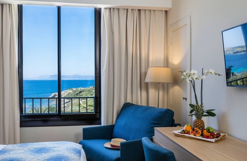 Six-Fours-les-Plages Hotel | Hotel Helios & Spa