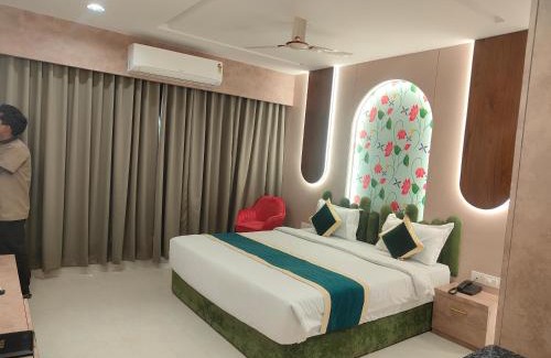 Rau Hotel | HoTEL HILL PARK INDORE AIRPORT