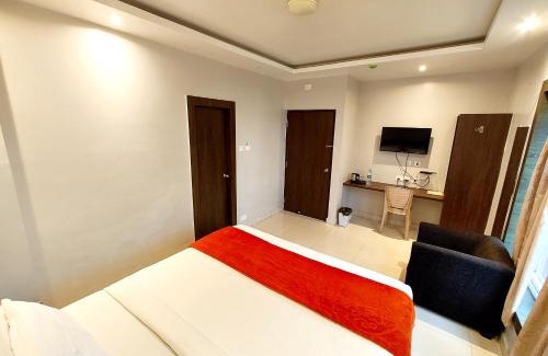 Cuttack Hotel | HOTEL HOME TOWN Near Jagannath Temple - Sea Beach - Fully Air conditioned & Spacious Luxuary Rooms - Free Wifi & Parking Facilities