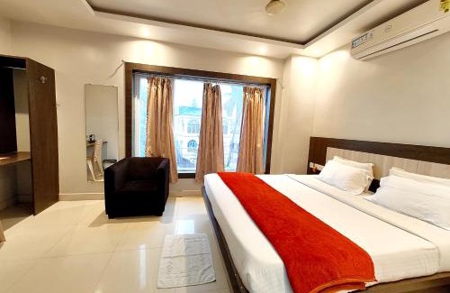 Cuttack Hotel | HOTEL HOME TOWN Near Jagannath Temple - Sea Beach - Fully Air conditioned & Spacious Luxuary Rooms - Free Wifi & Parking Facilities