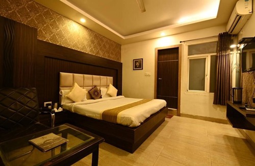 Charbagh Hotel | Hotel I.P. Palace