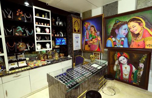 Vrindavan Hotel | Hotel Idhayan Palace