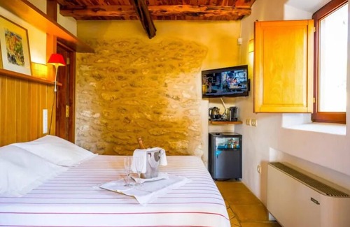 Sant Rafael de Sa Creu Hotel | Hotel In San Rafael With Air Conditioner, Smoking, Breakfast