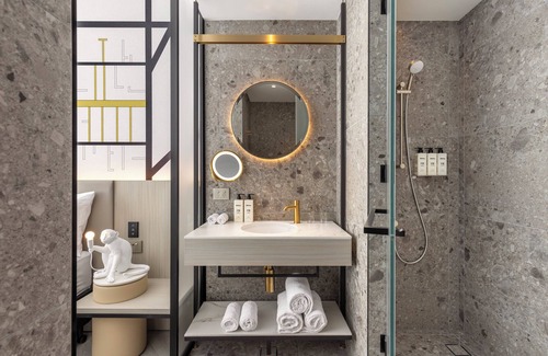 Melbourne Central Business District Hotel | Hotel Indigo Melbourne Little Collins by IHG