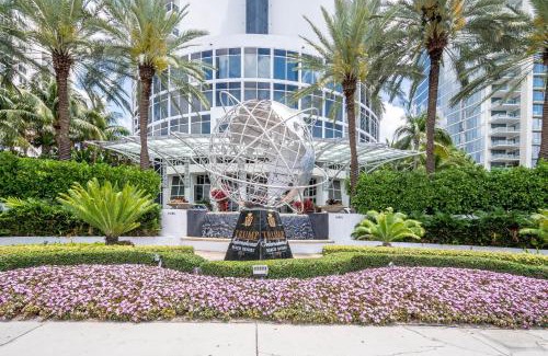 Sunny Isles Beach Apartment | Hotel International Beach Tump Resort Ocean View 1100 sf 1 Bed 1Bth Privately Owned Sunny Isles