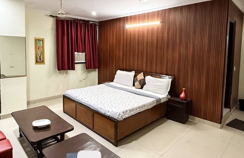Karol Bagh House | Hotel J Joy deluxe