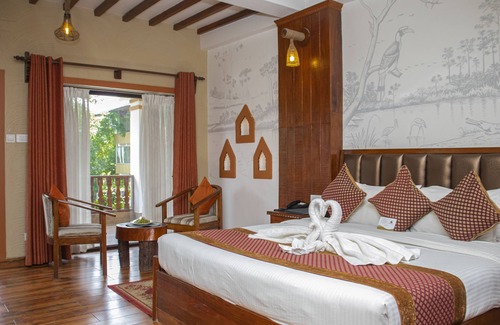 Sauraha Hotel | Hotel Jungle Crown