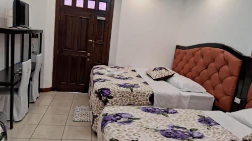 Quetzaltenango Hotel | Hotel Kamelot Parque Central