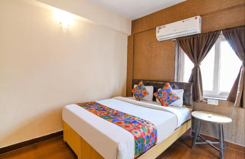 Kalighat Hotel | Hotel Krishna I - Nr Birla Industrial & Tech Museum