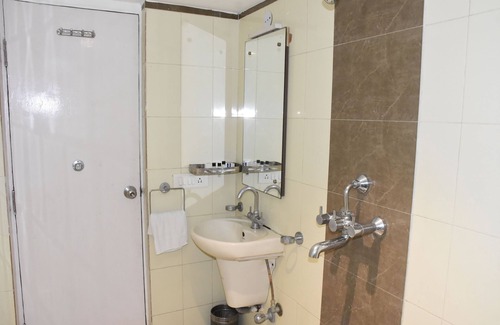 Madhupur Resort | Hotel Kumar International
