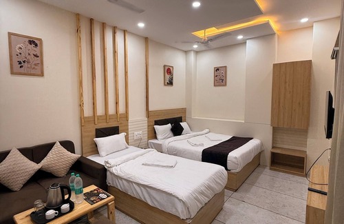 Ujjain Hotel | Hotel Kusum Kunj