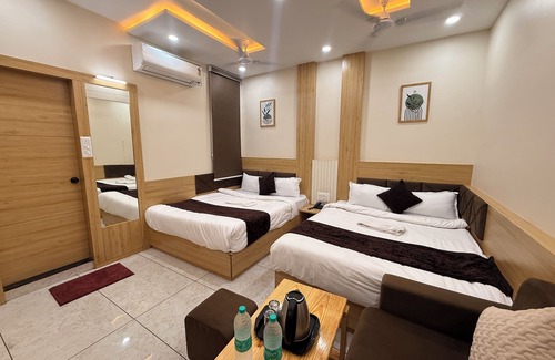 Ujjain Hotel | Hotel Kusum Kunj