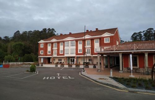 La Favorita Hotel | HOTEL LA CAMPANA