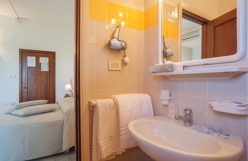 Ostra Hotel | Hotel La Cantinella