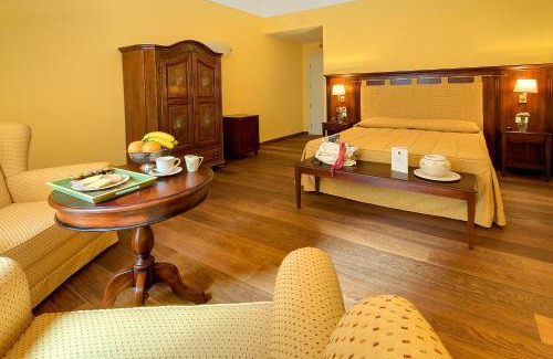 Old Town Hotel | Hotel La Plumeria