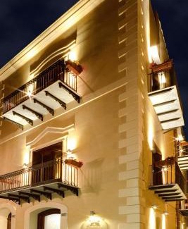 Old Town Hotel | Hotel La Plumeria