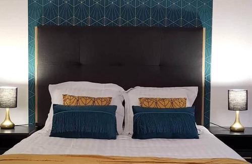 Bourbon-Lancy Hotel | Hotel La Tourelle du Beffroi