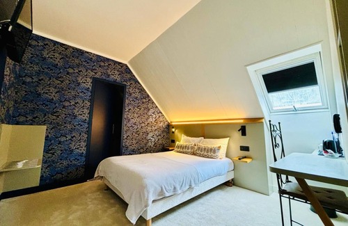 Tours Hotel | Hotel Le Castel Fleuri