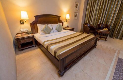 Bareilly Hotel | Hotel Le Cypress