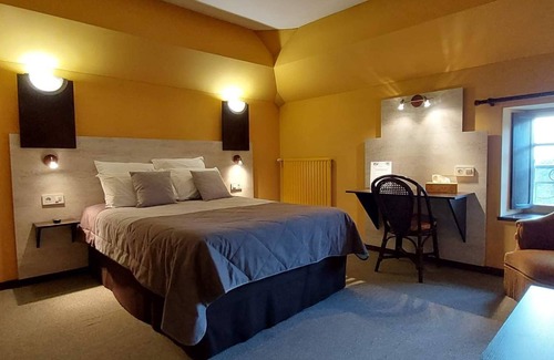 Tiffauges Hotel | HOTEL LE MANOIR DE LA BARBACANE