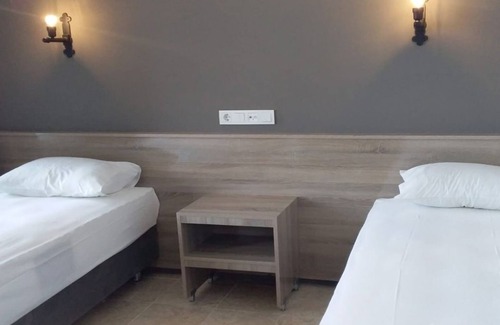 Foca Hotel | Hotel Leon