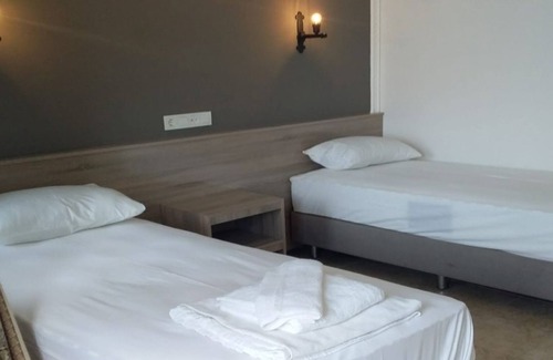 Foca Hotel | Hotel Leon