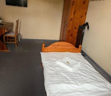 Bad Schlema House | Hotel Leonis