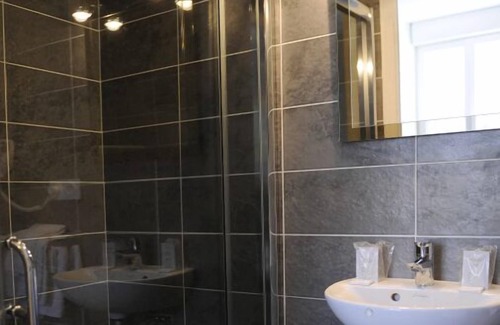 Saint-Chely-d'Aubrac Hotel | Hotel Les Coudercous