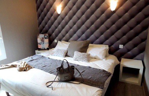 Saint-Chely-d'Aubrac Hotel | Hotel Les Coudercous