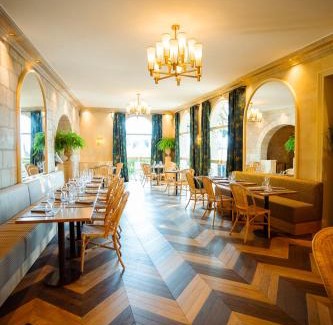 Rochecorbon Hotel | Hotel Les Hautes Roches