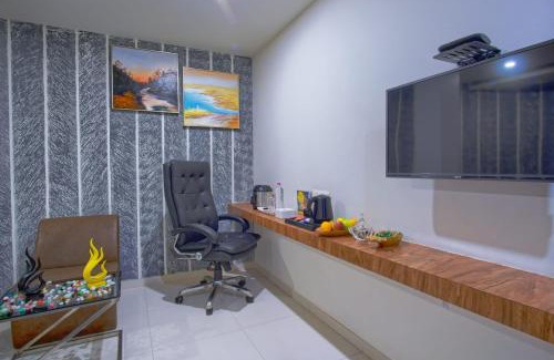 Surat Hotel | Hotel Limra