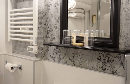 Quartier Vieux Marche-Cathedrale Hotel | Hotel Litteraire Gustave Flaubert, Signature Collection